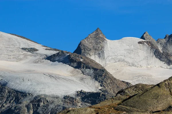 High Valnontey Gran Paradiso国家公园的山峰和冰川 — 图库照片