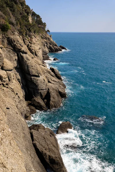 地中海的落基海岸 — 图库照片