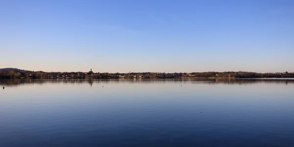 Hermosa Vista Del Lago Pusiano —  Fotos de Stock