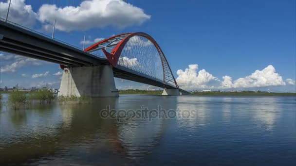 Timelapse view of Suspension Bridge in sunny day. — Stock Video