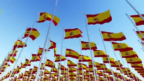 Много Флагов Испании Размахивающих Голубым Небом Трехмерная Рендеринг Анимация — стоковое видео