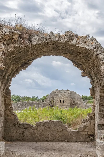 Sides antika stad vägg från sjukhuset ruiner — Stockfoto