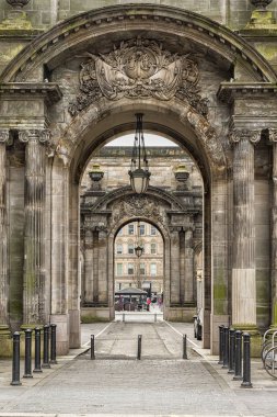 Glasgow City Chambers yan giriş