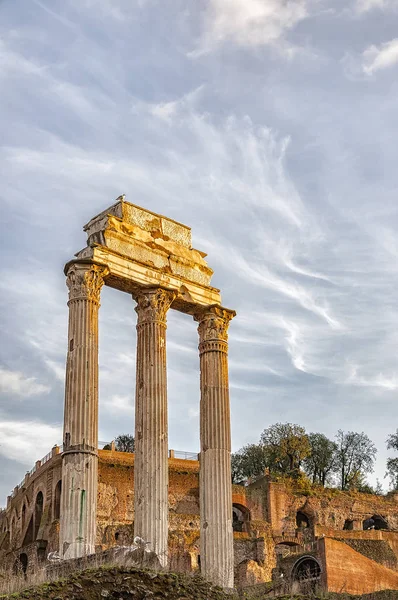 ローマ神殿のカストルとポルックス — ストック写真