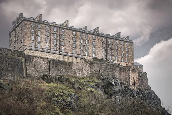 Castello di Edimburgo sotto la pioggia — Foto Stock