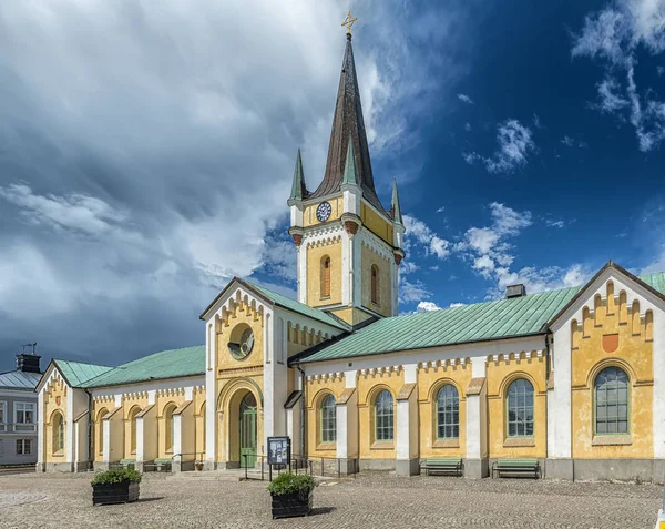 Боргхольмская церковь справа — стоковое фото