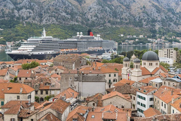 Montenegro Tetti e porto di Kotor — Foto Stock