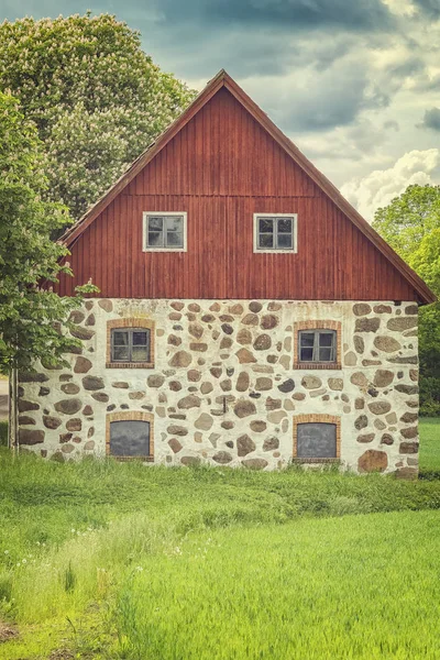 Giebelende Steinscheune — Stockfoto