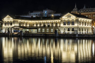 Helsingborg Geceleyin Eski Gümrük Dairesi