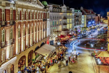 Gece Helsingborg Ana Meydanı Sahnesi