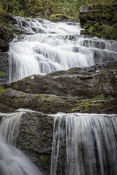 Detalhe da cachoeira de Trondheim Ilabekken — Fotografia de Stock