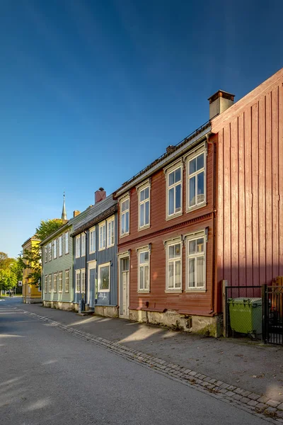 Vista stradale stretta di Trondheim — Foto Stock