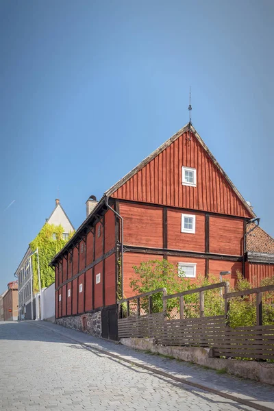 Karlshamn Red Townhouse de madeira — Fotografia de Stock