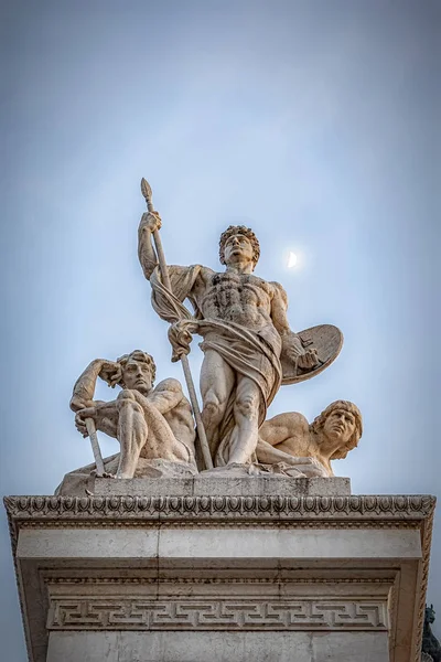 Romantischer Umbau der Vaterlandsstatue — Stockfoto