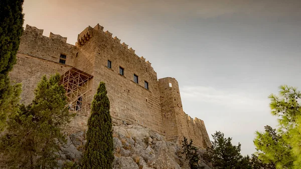 Las Paredes Que Rodean Complejo Del Templo Que Acrópolis Lindos — Foto de Stock