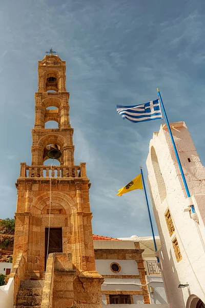 Par Campanários Igreja Aldeia Lindos Ilha Grega Rodes — Fotografia de Stock