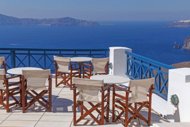 Santorini balkonda