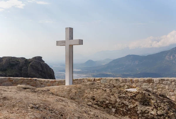 Хрест у Свято-Троїцькому монастирі — стокове фото