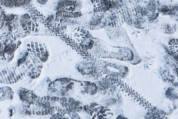 在雪上的轨道 — 图库照片