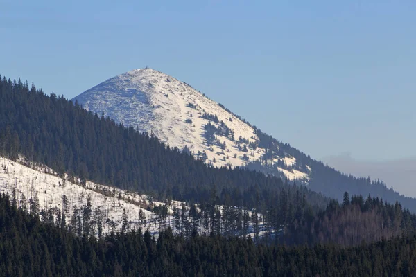 Vista sobre la montaña Khomyak — Foto de Stock