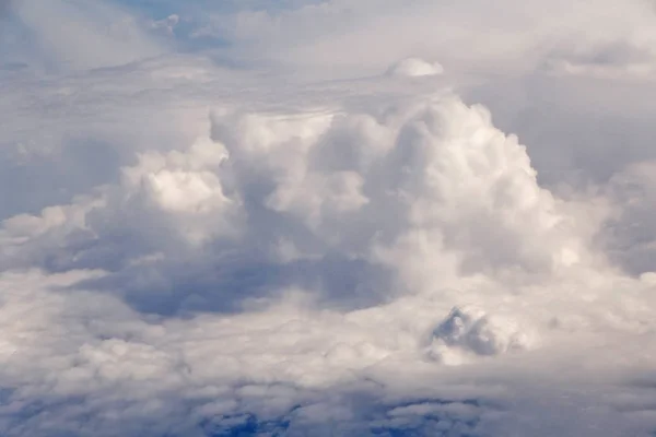 구름에 공중 보기 — 스톡 사진