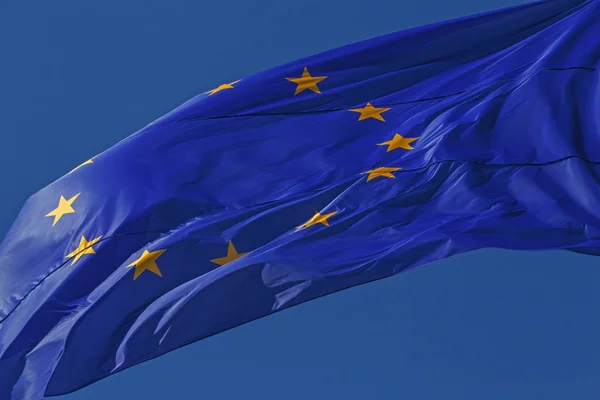 Ondeado bandera de la Unión Europea — Foto de Stock