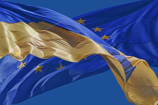 乌克兰和欧盟的旗帜 — 图库照片