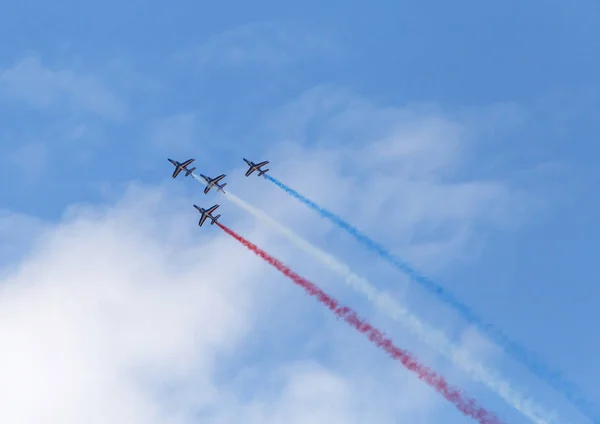 LE BOURGET, FRANCE - 25 juin 2017 : La Patrouille Acrobatique de France fait drapeau français — Photo