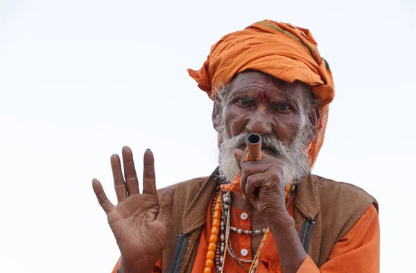 Varanasi Inida Março 2018 Fumar Sadhu Mostrando Sua Mão Varanasi — Fotografia de Stock