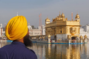 Amritsar, Hindistan - 23 Mart 2018: Amritsar, Hindistan altın tapınak Guardian'daki