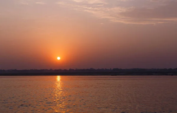 Východ Slunce Řeky Ganga Váránasí Indii — Stock fotografie