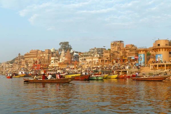 Varanasi India Marzo 2018 Ceremonia Matutina Río Ganga Ghat Varanasi — Foto de Stock