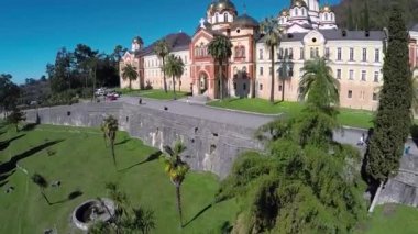 kamera üzerinde güzel tapınak uçar