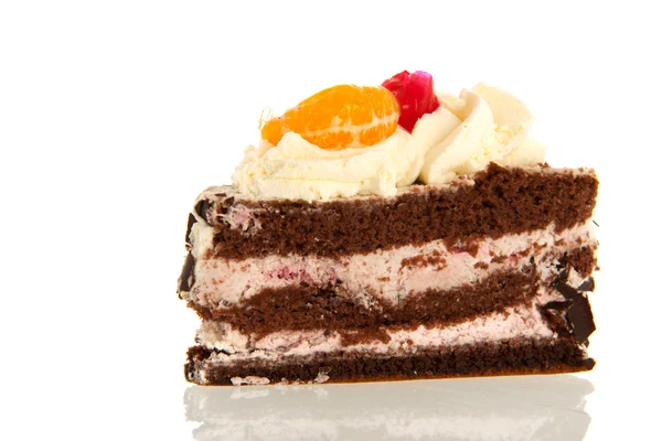 Schwarzwalder kirschtorte aislado sobre blanco — Foto de Stock