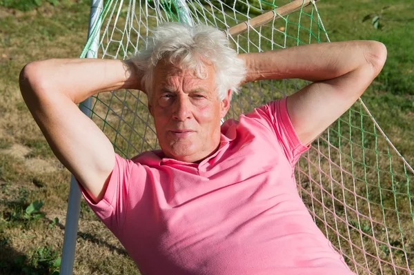 Man in hammock — Stock Photo, Image