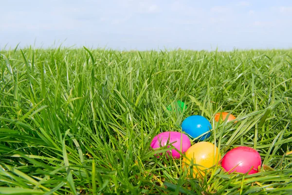 Coloridos huevos de Pascua — Foto de Stock