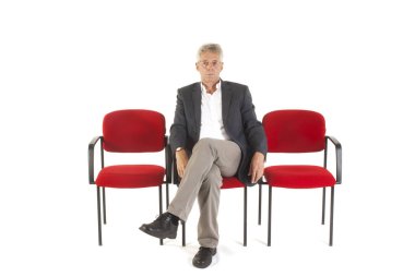 bekleme odasında adam