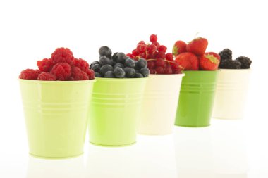 Beyaz bitti izole yumuşak meyve kovaları