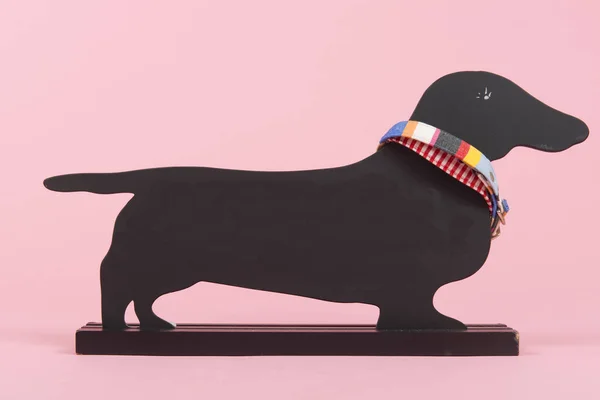 Tabuleiro de cão em rosa — Fotografia de Stock