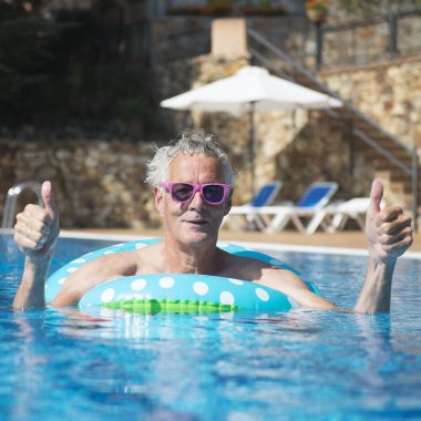 Tatil eğleniyor adam