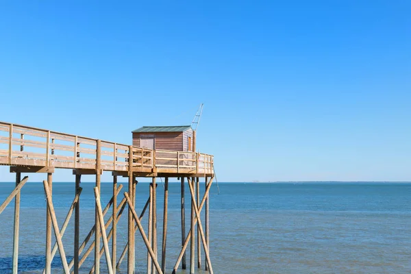 Cabanas de pescadores na costa — Fotografia de Stock