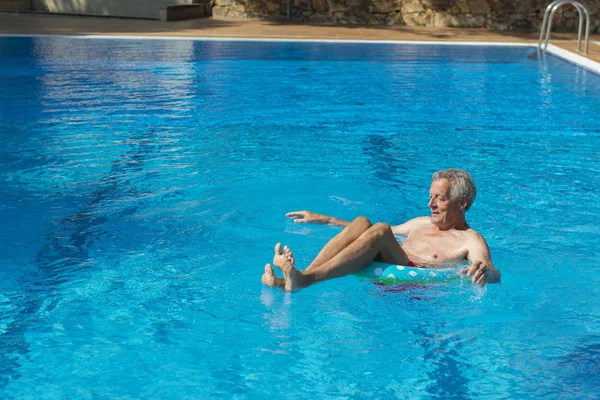 Tatil eğleniyor adam