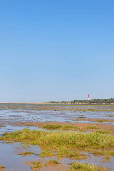 Leuchtturm an der französischen Atlantikküste — Stockfoto