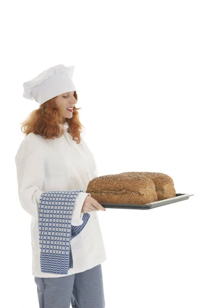 Vrouwelijke baker chef-kok met brood — Stockfoto