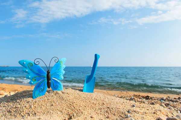 Farfalla blu in spiaggia — Foto Stock