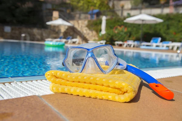 Snorkel set en handdoek — Stockfoto