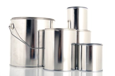 Beyaz bitti izole teneke boya