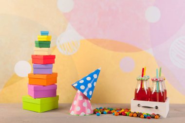 Doğum günü partisi hediyeler ile