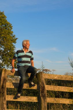 Komuta sizde çit üzerinde