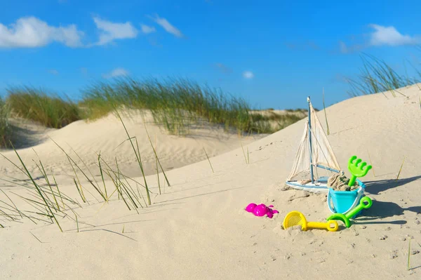 Brinquedos na praia — Fotografia de Stock